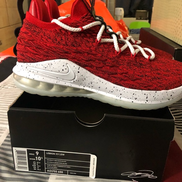 lebron xv low red